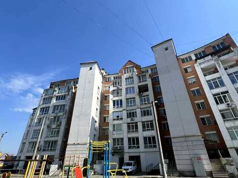 паркомісце за адресою Шкільна вул., 22-Б