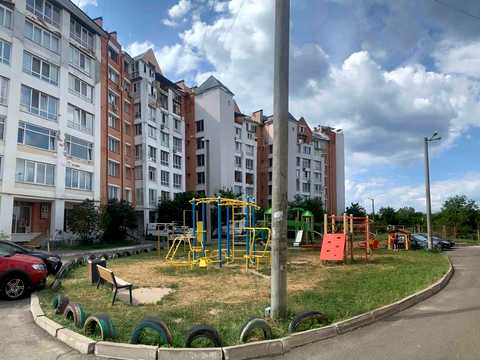 паркомісце за адресою Шкільна вул., 22-Б