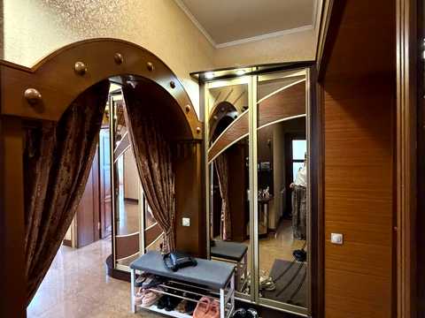 будинок за адресою Молодіжна
