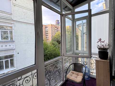 квартира за адресою Шота Руставелі вул., 12