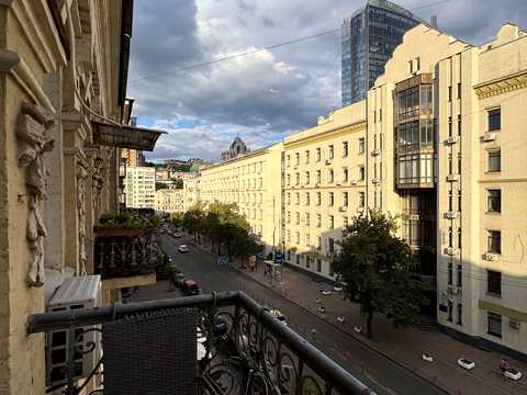 квартира за адресою Шота Руставелі вул., 12