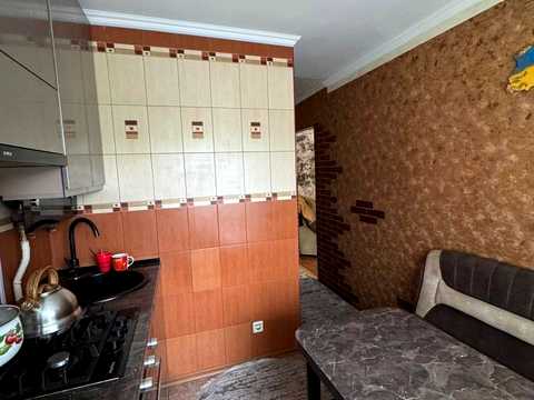 квартира за адресою Зенітна вул., 10