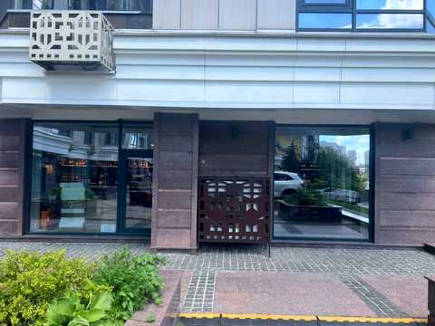 комерційна за адресою Золотоустівська вул., 25