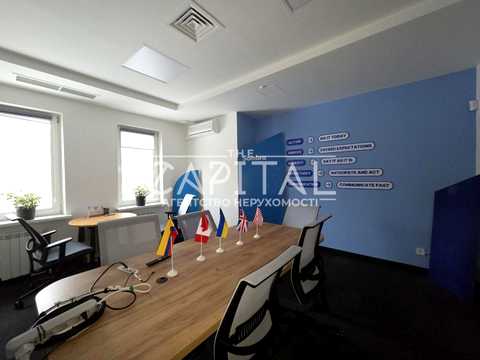 комерційна за адресою Басейна вул., 7