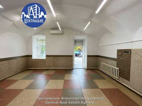 коммерческая по адресу Героев Майдана ул. (Червоноармійська), 7