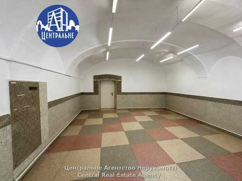 коммерческая по адресу Героев Майдана ул. (Червоноармійська), 7