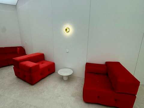 комерційна за адресою Буслівська вул., 12