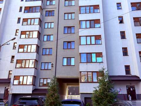 квартира за адресою Хотинська вул., 12