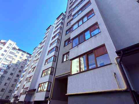 квартира за адресою Хотинська вул., 12