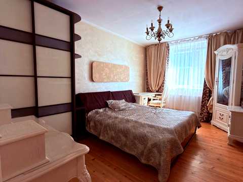 квартира за адресою Хотинська вул., 12