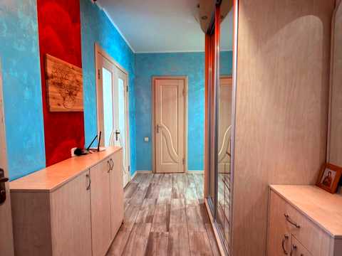 квартира за адресою Хотинська вул., 12
