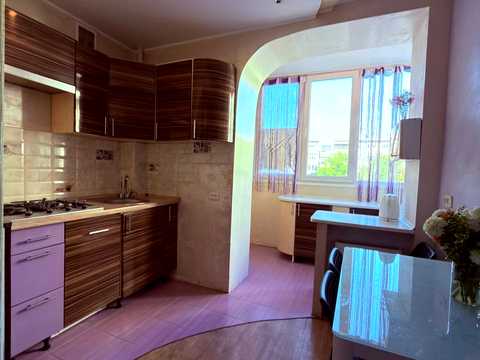 квартира за адресою Хотинська вул., 12