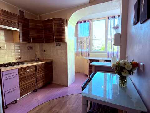 квартира за адресою Хотинська вул., 12