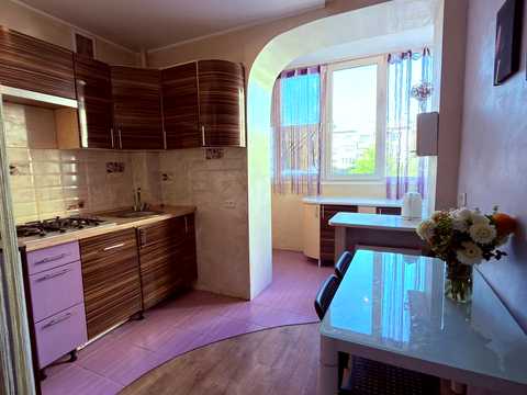 квартира за адресою Хотинська вул., 12