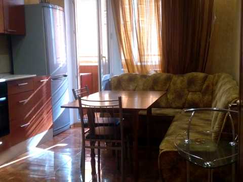 квартира за адресою Тополина вул., 18