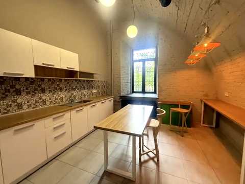 коммерческая по адресу Евгения Коновальца ул. (Щорса), 33