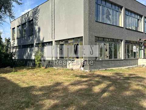 комерційна за адресою Садова вул., 14