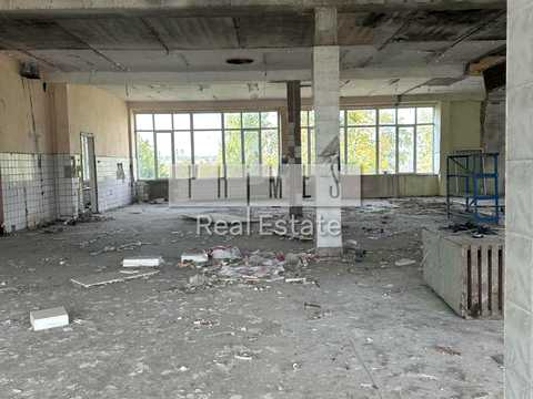 комерційна за адресою Садова вул., 14