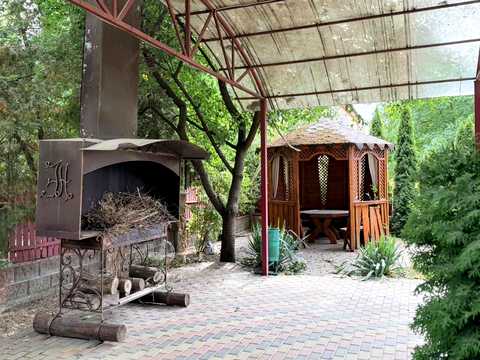 квартира за адресою Рівне, Любомира Гузара вул., 4