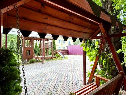 квартира за адресою Рівне, Любомира Гузара вул., 4