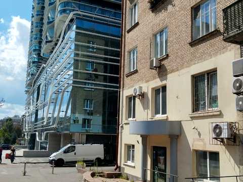 комерційна за адресою Мечникова вул. (Кловський), 11