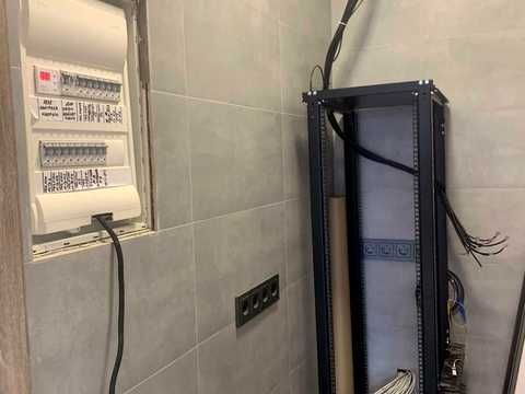 комерційна за адресою Жилянська вул., 68