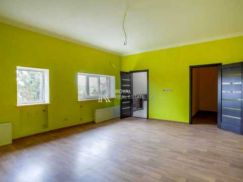 комерційна за адресою Лобановського вул., 5