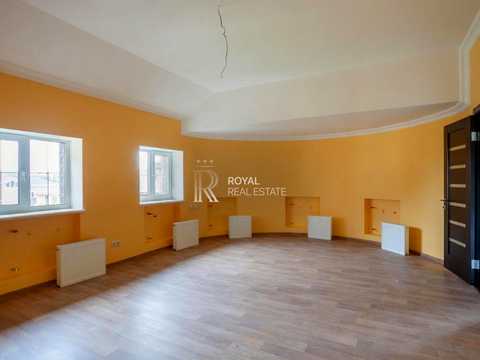 комерційна за адресою Лобановського вул., 5
