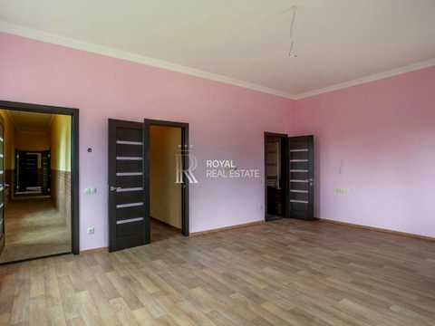 комерційна за адресою Лобановського вул., 5