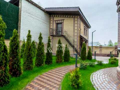 комерційна за адресою Лобановського вул., 5