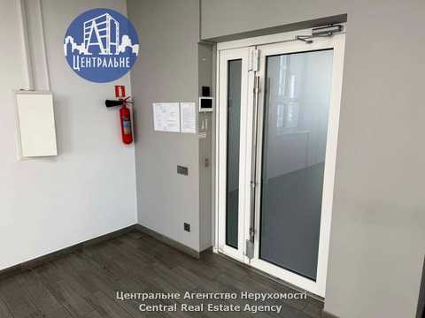 коммерческая по адресу Героев Майдана ул. (Червоноармійська), 43