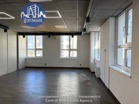 коммерческая по адресу Героев Майдана ул. (Червоноармійська), 43