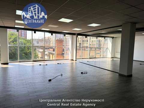 коммерческая по адресу Героев Майдана ул. (Червоноармійська), 43