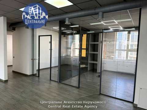 коммерческая по адресу Героев Майдана ул. (Червоноармійська), 43