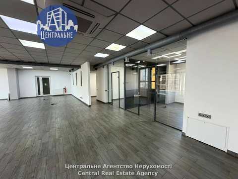 коммерческая по адресу Героев Майдана ул. (Червоноармійська), 43