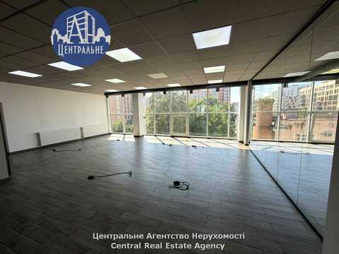 коммерческая по адресу Героев Майдана ул. (Червоноармійська), 43