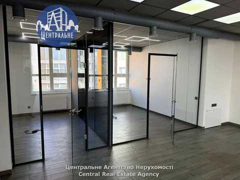 коммерческая по адресу Героев Майдана ул. (Червоноармійська), 43