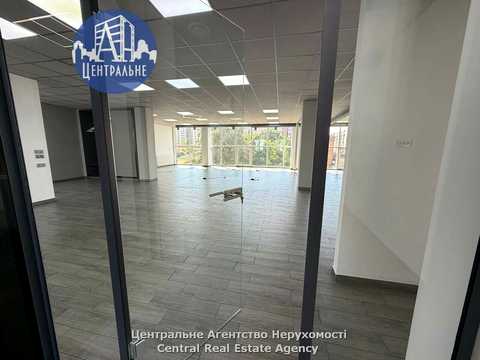 коммерческая по адресу Героев Майдана ул. (Червоноармійська), 43