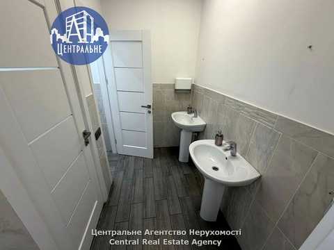 коммерческая по адресу Героев Майдана ул. (Червоноармійська), 43