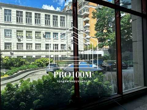 комерційна за адресою Лютеранська вул., 14в