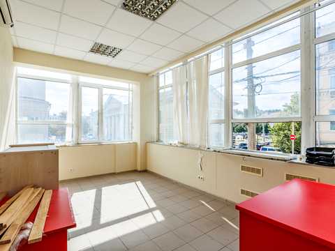 комерційна за адресою Спаська вул., 9