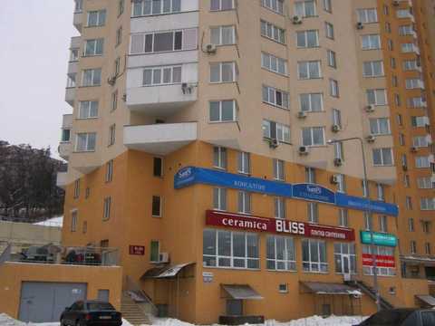 комерційна за адресою Саперно-Слобідська вул., 22
