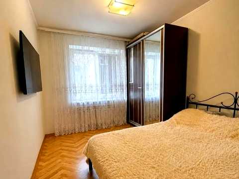 квартира за адресою Героїв просп., 4