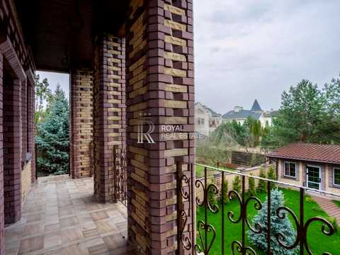будинок за адресою Лобановського вул.
