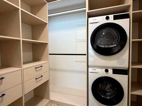 квартира по адресу Співдружності ул., 8