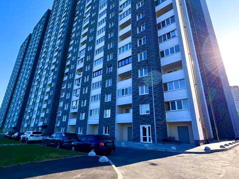 комерційна за адресою Ревуцького вул., 54
