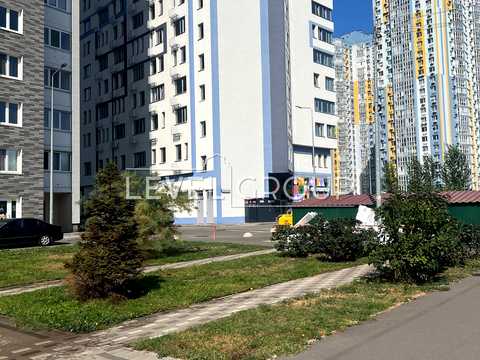 квартира за адресою Ревуцького вул., (Будинок)