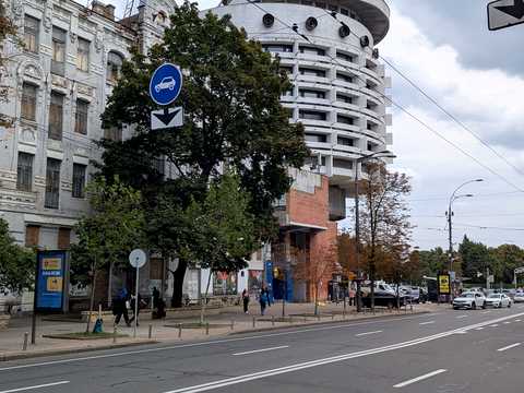 коммерческая по адресу Ивана Мазепы ул. (Січневого Повстання), 14-В