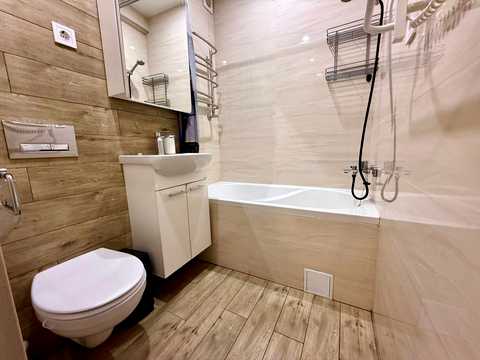 квартира за адресою Левка Лук'яненка вул. (Василя Жуковського), 35