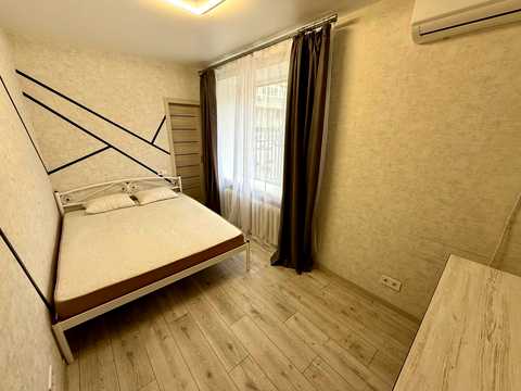 квартира за адресою Левка Лук'яненка вул. (Василя Жуковського), 35